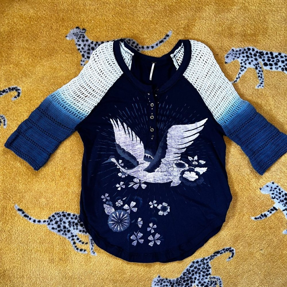 FREE PEOPLE Top w/Ombre Crochet Sleeves